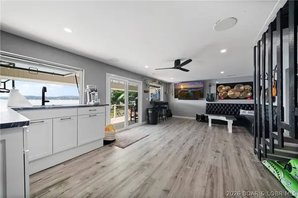 2533 Bittersweet RD, Lake Ozark, MO 65049