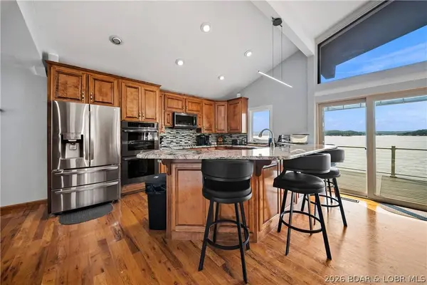 2533 Bittersweet RD, Lake Ozark, MO 65049