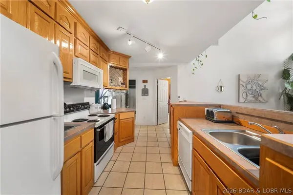 960 Spring Cove RD, Sunrise Beach, MO 65079