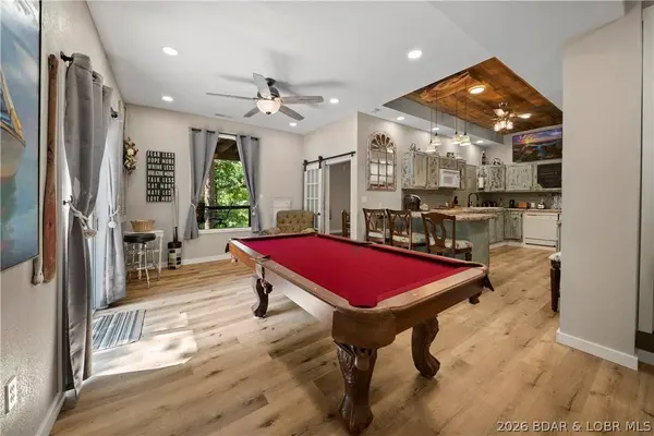 960 Spring Cove RD, Sunrise Beach, MO 65079