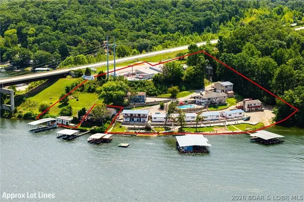91 Breeze DR, Camdenton, MO 65020