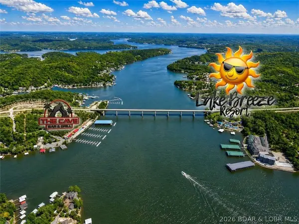 91 Breeze DR, Camdenton, MO 65020