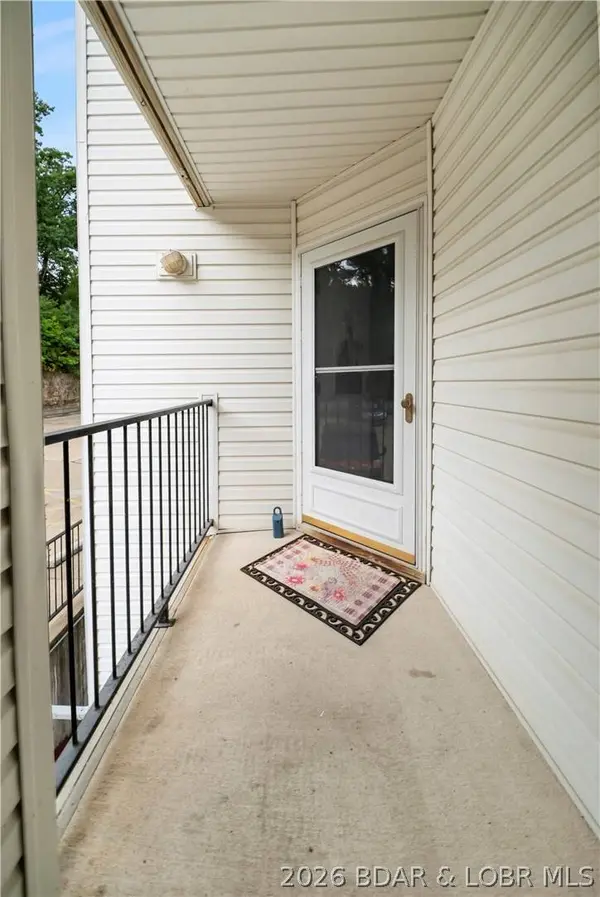 40 Lighthouse RD #301, Lake Ozark, MO 65049