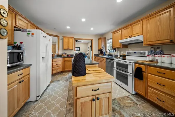 928 El Tampa RD, Camdenton, MO 65020