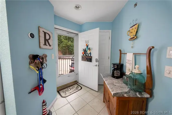 40 Lighthouse RD #301, Lake Ozark, MO 65049
