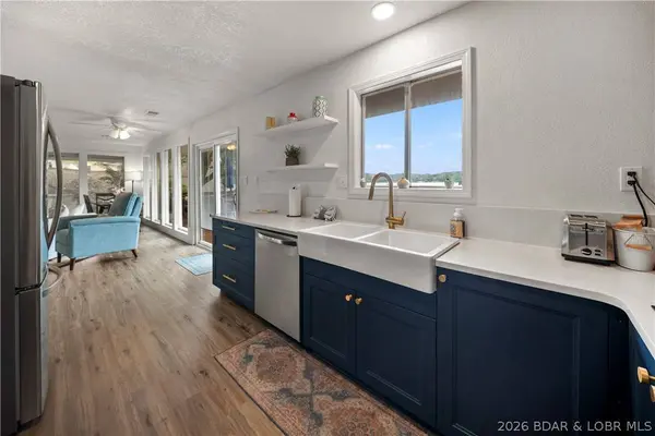217 Lucky Strike DR, Sunrise Beach, MO 65079
