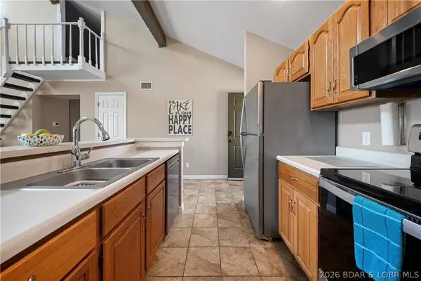 6570 Pelican DR #211, Osage Beach, MO 65065