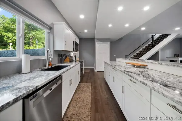 45 Honeysuckle RD, Lake Ozark, MO 65049