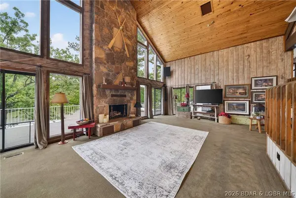 5704 Parkview CT, Osage Beach, MO 65065