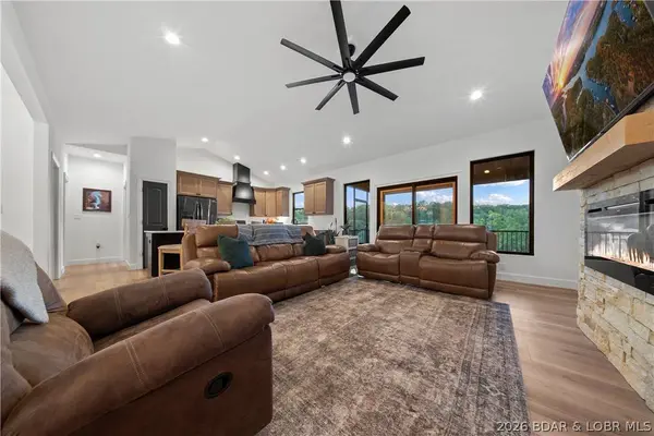 1605 Mockingbird LN, Osage Beach, MO 65065