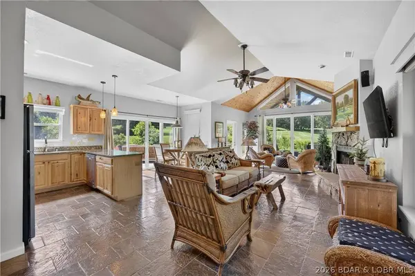 23 Cottage PARK E #21, Camdenton, MO 65020