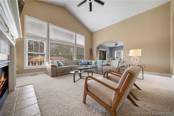 67 Via Da Contro DR, Sunrise Beach, MO 65079