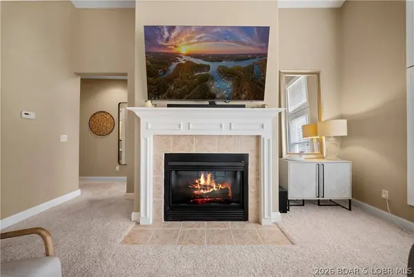 67 Via Da Contro DR, Sunrise Beach, MO 65079
