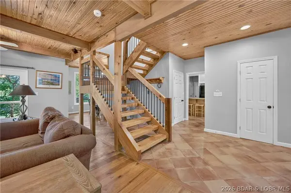 315 Country Ridge DR, Camdenton, MO 65020