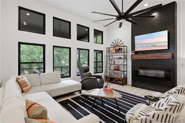 1169 Beacon Pointe CIR, Lake Ozark, MO 65049
