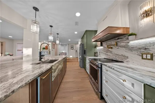 365 Waters Edge DR #1B, Lake Ozark, MO 65049