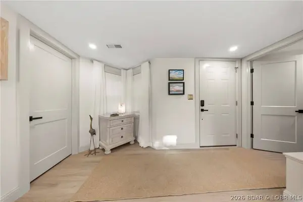 365 Waters Edge DR #1B, Lake Ozark, MO 65049