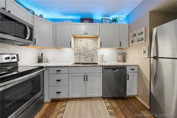 113 Water's Edge CT #3B, Four Seasons, MO 65049