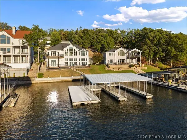 825 Grand View DR