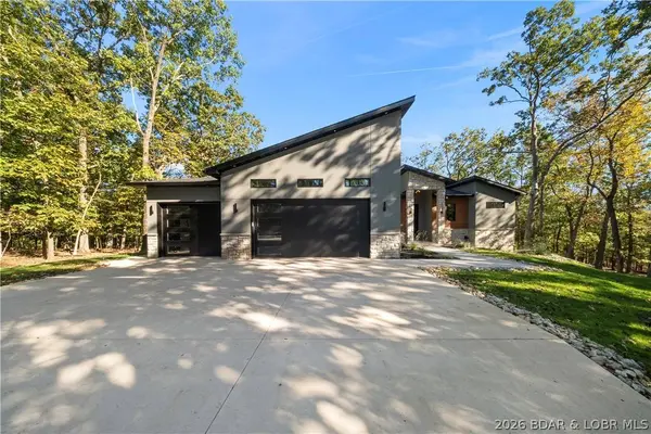 105 Fairoaks LN