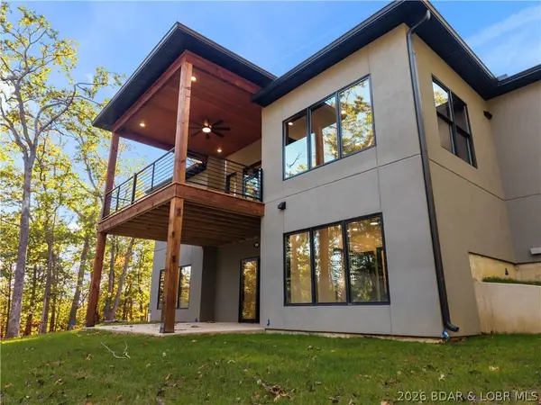 105 Fairoaks LN, Sunrise Beach, MO 65079