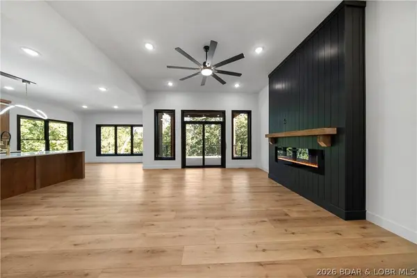 105 Fairoaks LN, Sunrise Beach, MO 65079