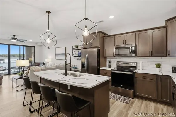 1065 Topsider LN #204