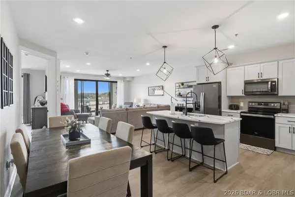1065 Topsider LN #403