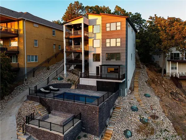 186 Frudeger RD, Lake Ozark, MO 65049