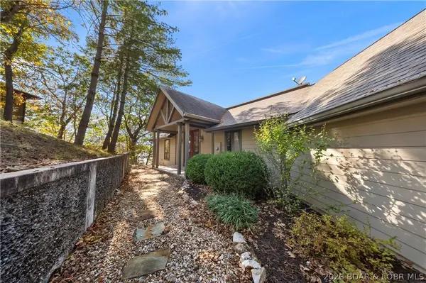 245 Rosewood Cove RD, Sunrise Beach, MO 65079