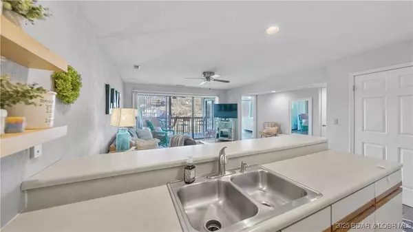 233 Indian Pointe #233, Osage Beach, MO 65065