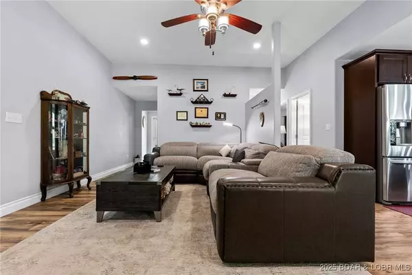 1161 Kays Point RD, Lake Ozark, MO 65049