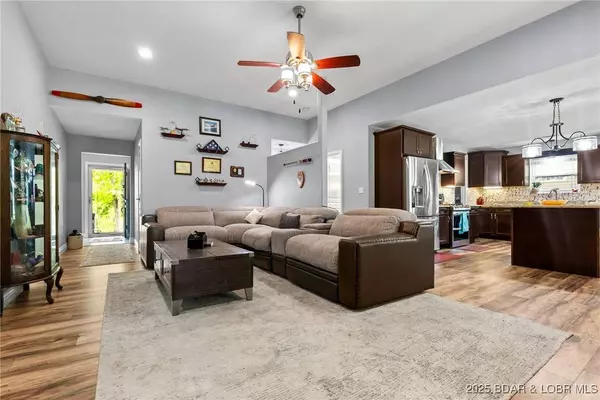 1161 Kays Point RD, Lake Ozark, MO 65049