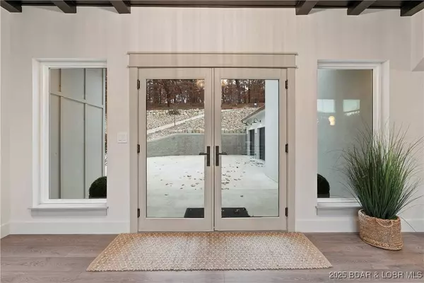 154 Via Cresta DR, Sunrise Beach, MO 65079