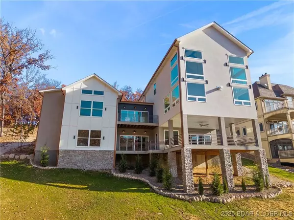 154 Via Cresta DR, Sunrise Beach, MO 65079