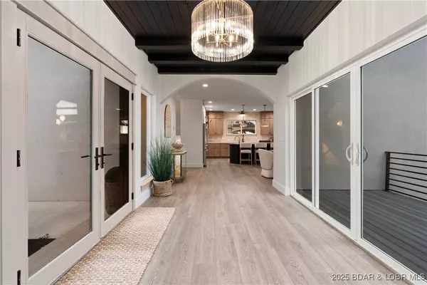 154 Via Cresta DR, Sunrise Beach, MO 65079