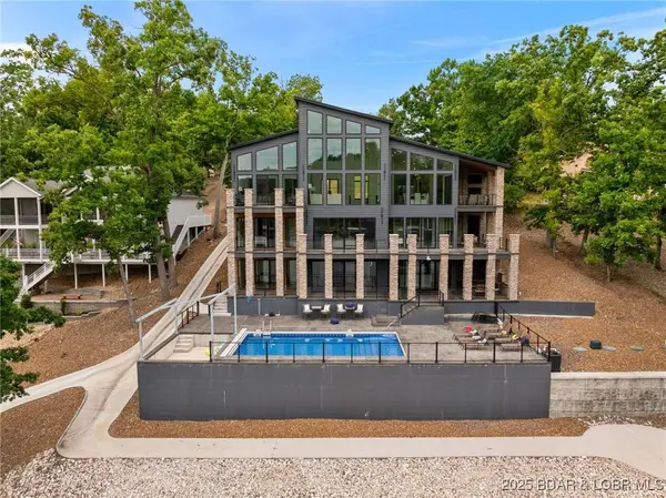 971 Country Club DR, Lake Ozark, MO 65049