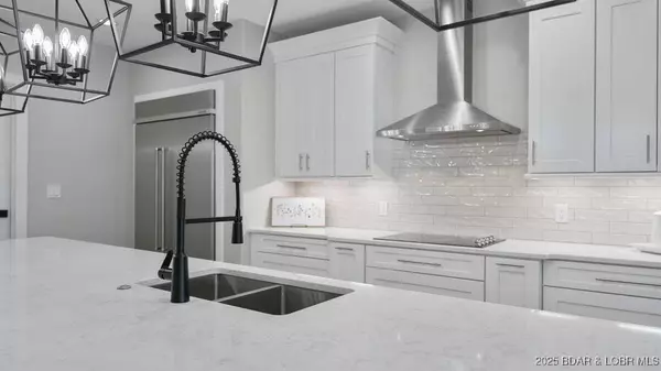 5450 Christopher DR #243, Osage Beach, MO 65065