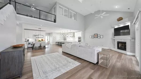 5450 Christopher DR #243, Osage Beach, MO 65065