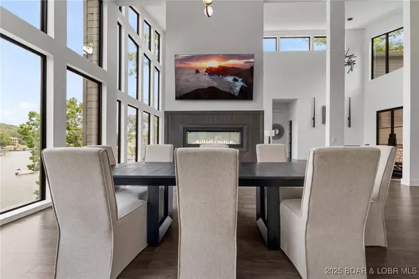 971 Country Club DR, Lake Ozark, MO 65049