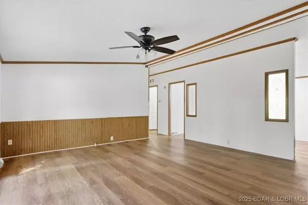 37 Kristy RD, Eldon, MO 65026