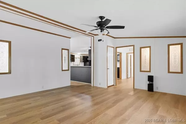 37 Kristy RD, Eldon, MO 65026