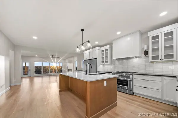 422 Outer DR, Lake Ozark, MO 65049