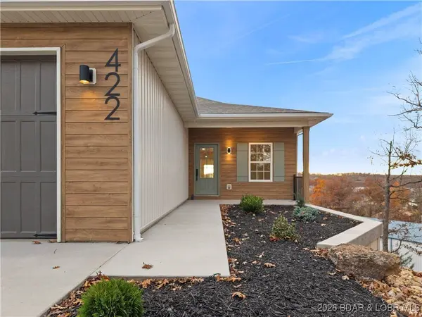422 Outer DR, Lake Ozark, MO 65049