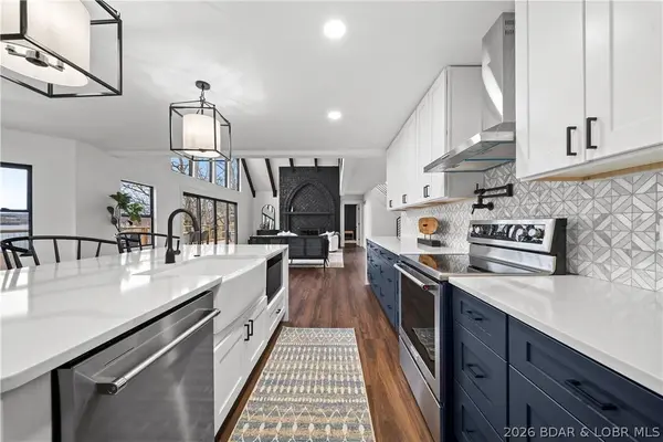 1729 Chimney PT, Sunrise Beach, MO 65079