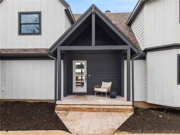 1729 Chimney PT, Sunrise Beach, MO 65079