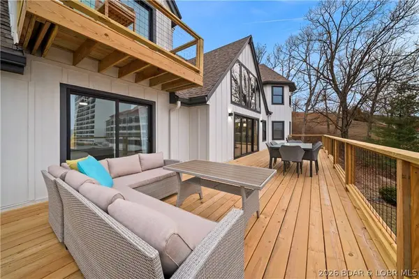 1729 Chimney PT, Sunrise Beach, MO 65079