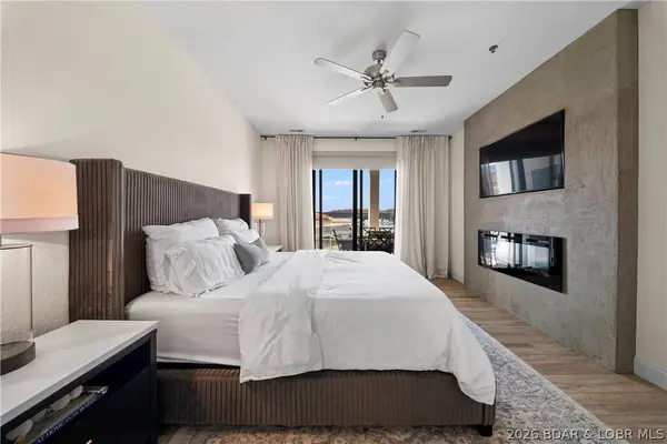 1055 Topsider LN #109, Osage Beach, MO 65065