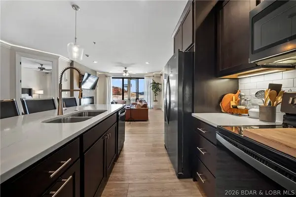 1055 Topsider LN #109, Osage Beach, MO 65065