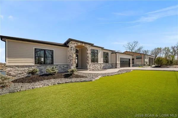 1356 Duckhead RD, Lake Ozark, MO 65049